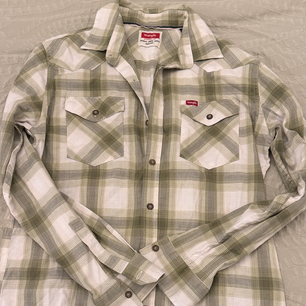 Wrangler Men's Olive and White Plaid Button Down Shirt